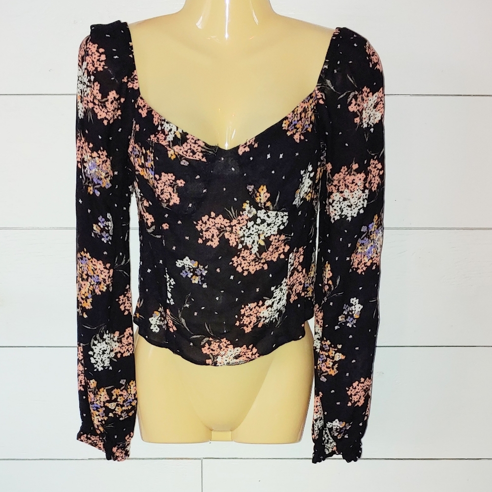 Gorgeous Floral🌟Long Sleeve crop, Large